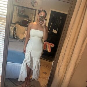 Elegant White Strapless Dress